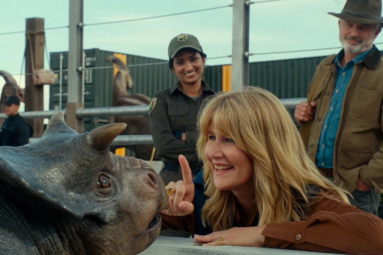 "Hello there!" Ellie and Triceratops, the 'Jurassic' series of affectionate images | FMV6