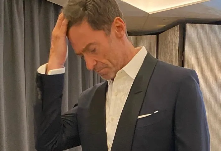 Hugh Jackman shares scattered photos of life | FMV6