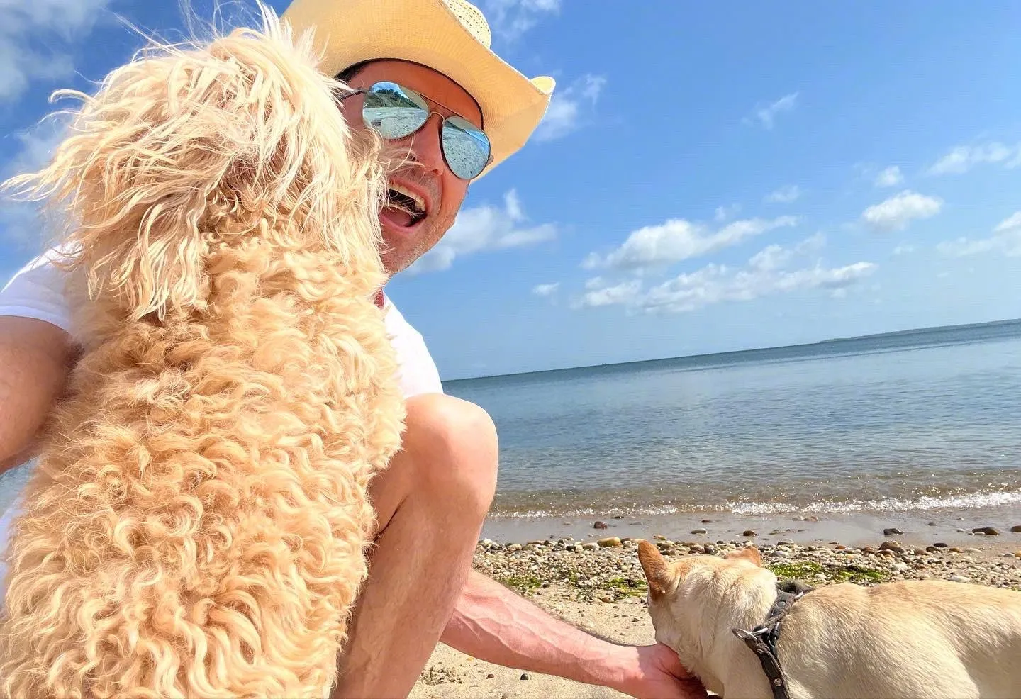 Hugh Jackman shares scattered photos of life | FMV6