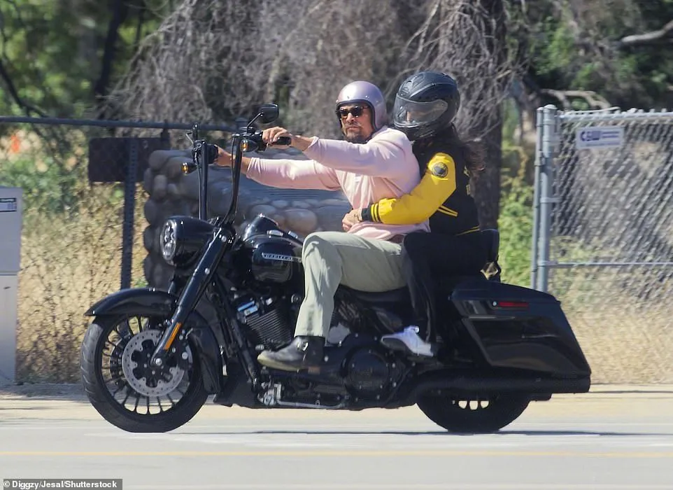 Jason Momoa and Eiza González reunite, the two travel on motorcycles | FMV6