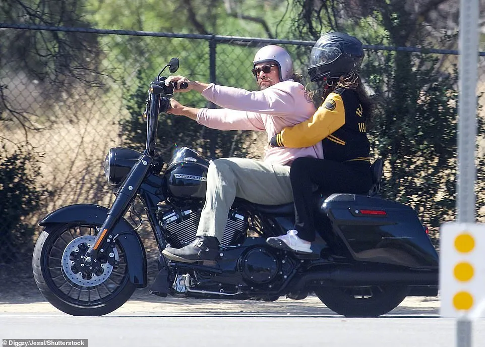 Jason Momoa and Eiza González reunite, the two travel on motorcycles | FMV6