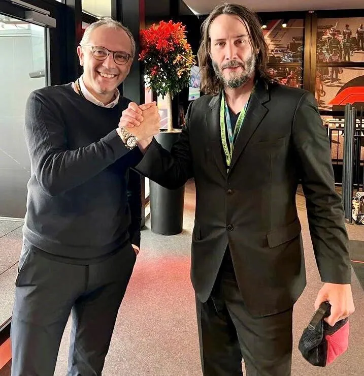 Keanu Reeves Appears at F1 British Grand Prix Silverstone and Watches Qualifying in Heavy Rain | FMV6