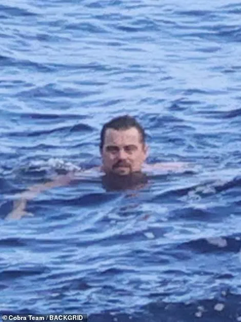 Leonardo DiCaprio plays volleyball at sea vacation | FMV6