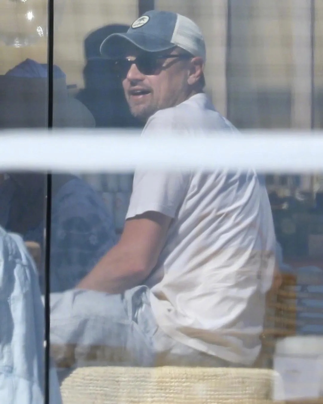 Leonardo DiCaprio with girlfriend Camila Morrone and best friend Tobey Maguire at the beach | FMV6