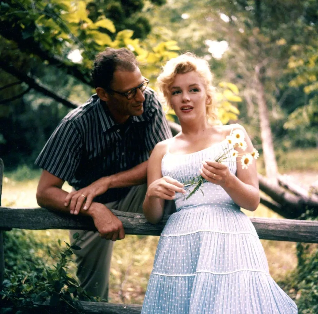 New stills from 'Blonde' restore Marilyn Monroe and ex-husband Arthur Miller's famous 1957 cabin in the woods photo shoot | FMV6