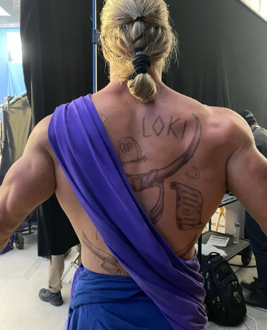 'Thor: Love and Thunder‎' exposes new behind-the-scenes photos, the first HD photo of Thor's back tattoo | FMV6