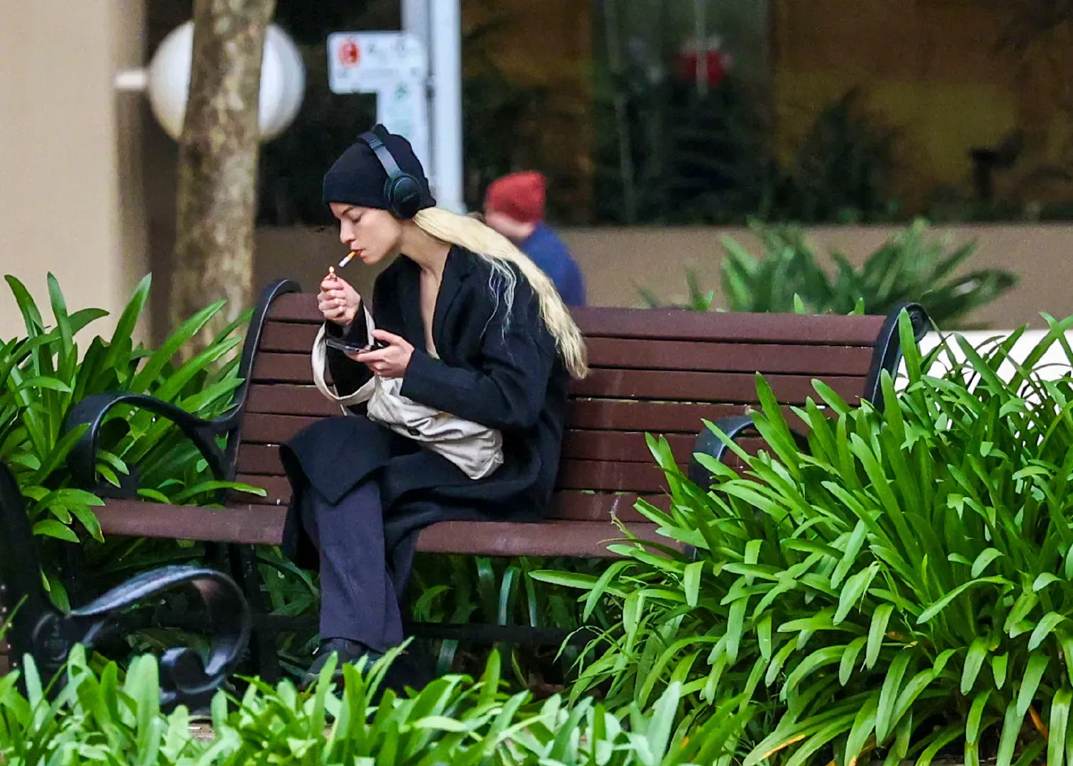 Anya Taylor-Joy walks in Sydney's Hyde Park | FMV6