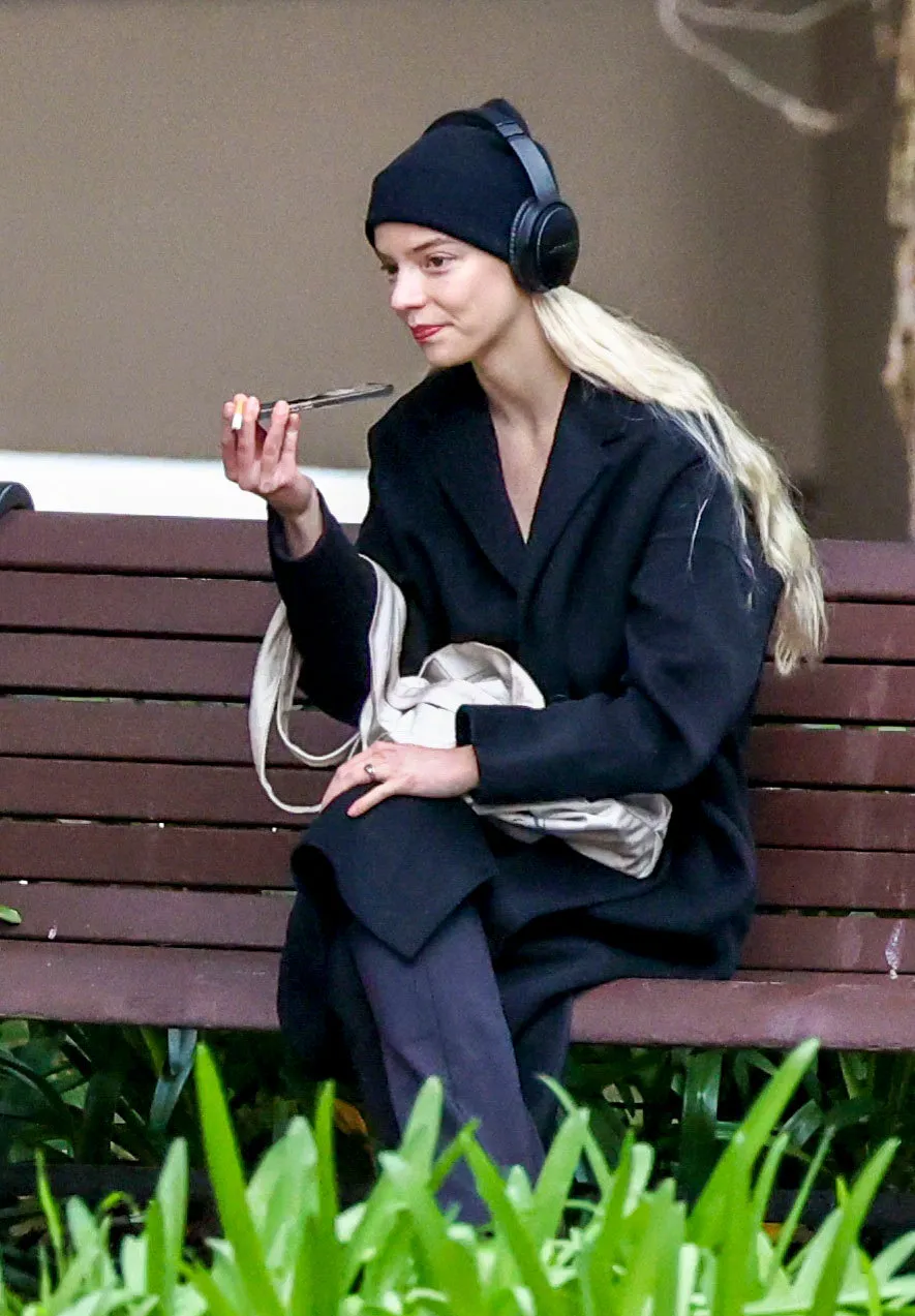 Anya Taylor-Joy walks in Sydney's Hyde Park | FMV6