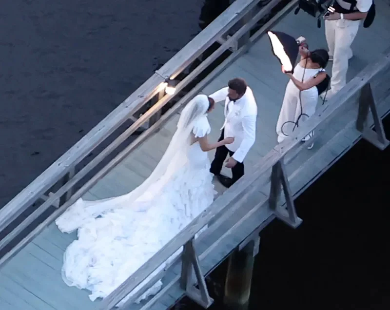 Ben Affleck and Jennifer Lopez Wedding Live Photos | FMV6