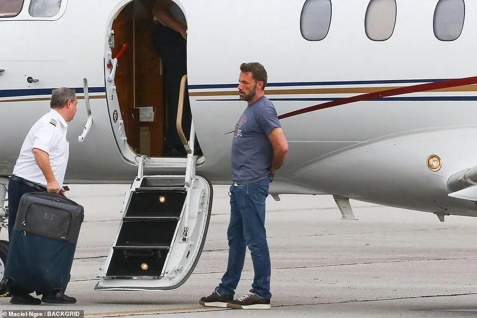Ben Affleck dozed off on the way to the plane after his wedding | FMV6