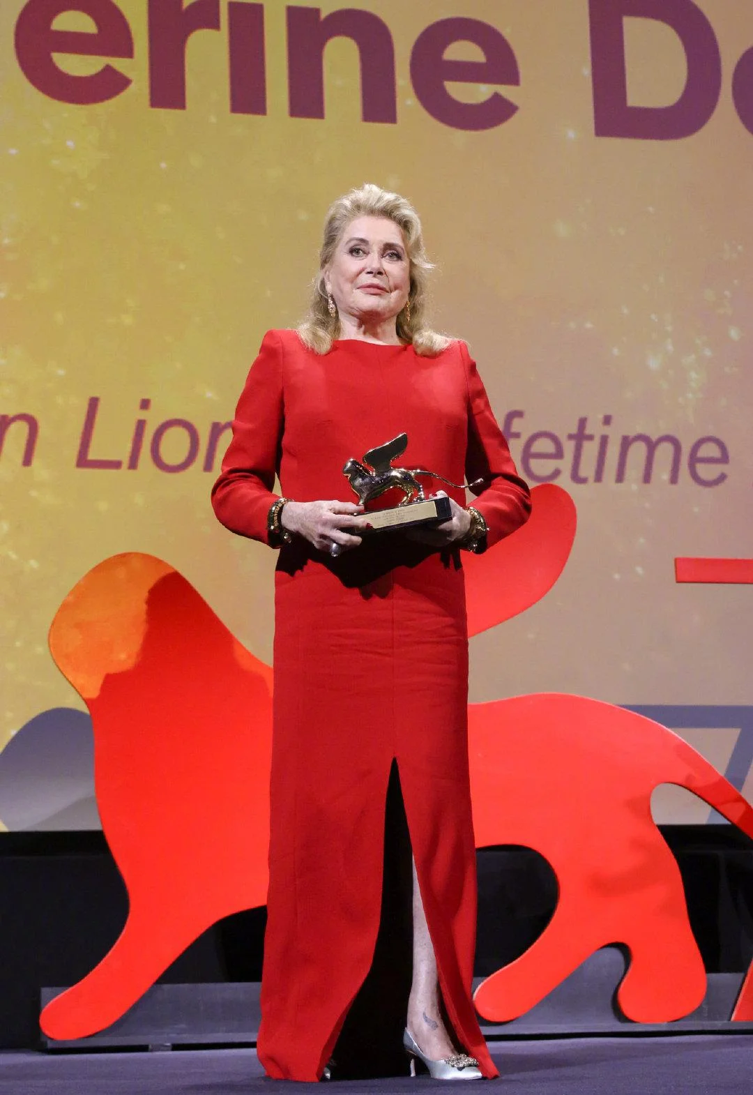 Catherine Deneuve receives Golden Lion for Lifetime Achievement at 79 Venice International Film Festival | FMV6