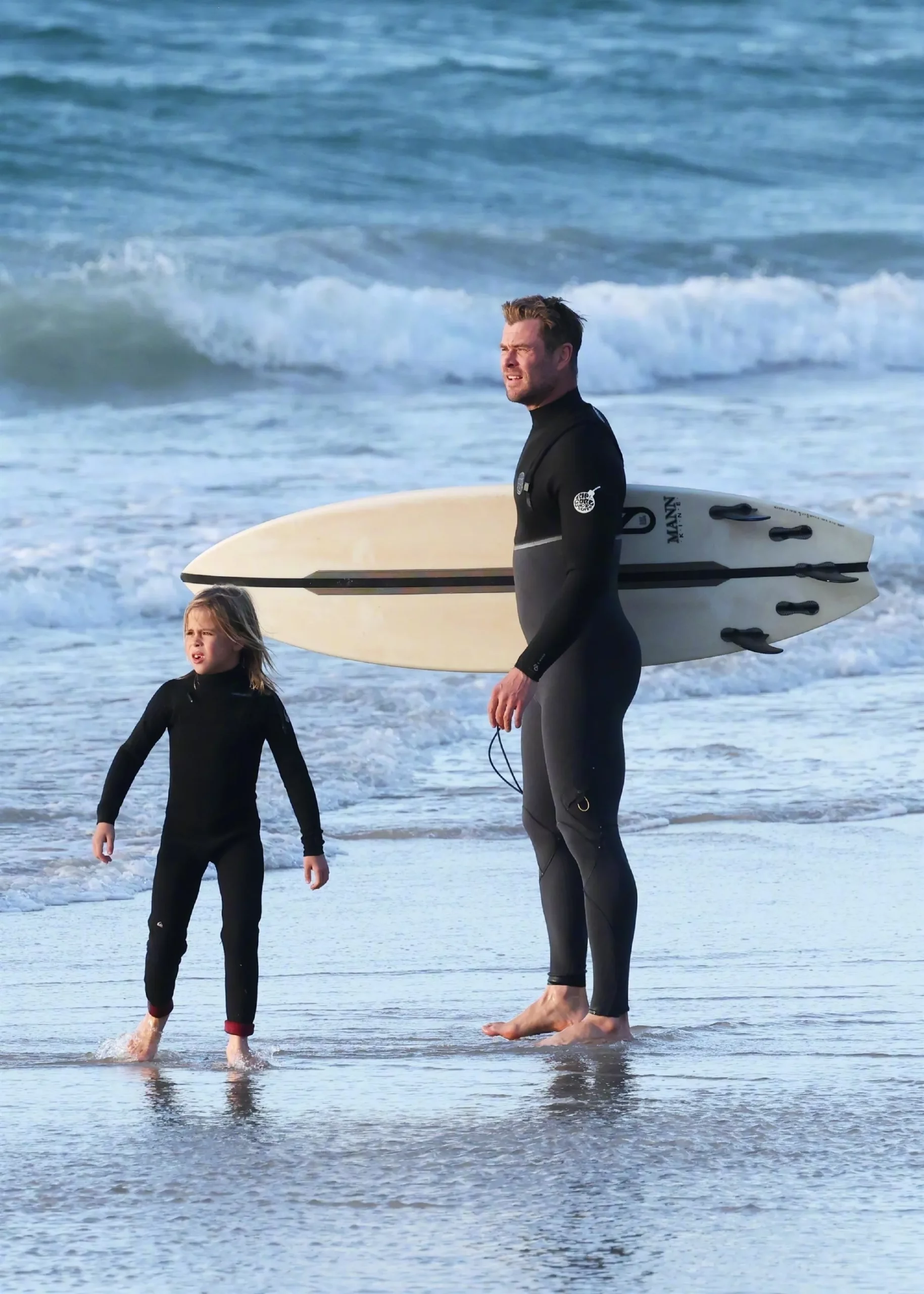 Chris Hemsworth surfing in Byron Bay | FMV6