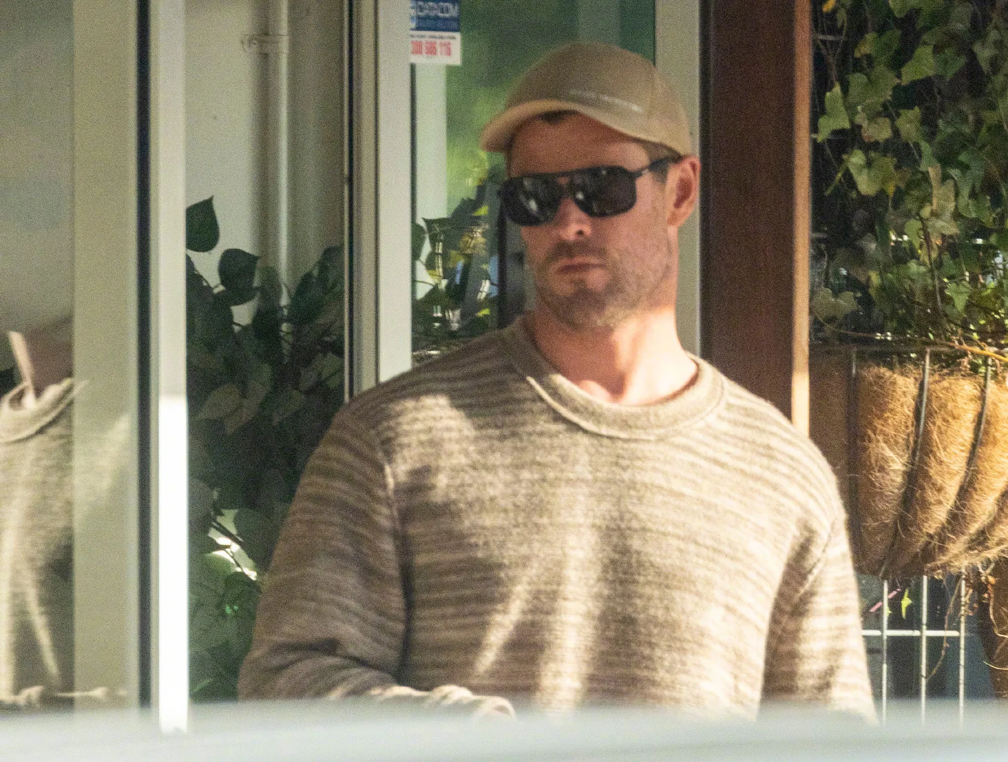 Chris Hemsworth takes the kids to go shopping | FMV6