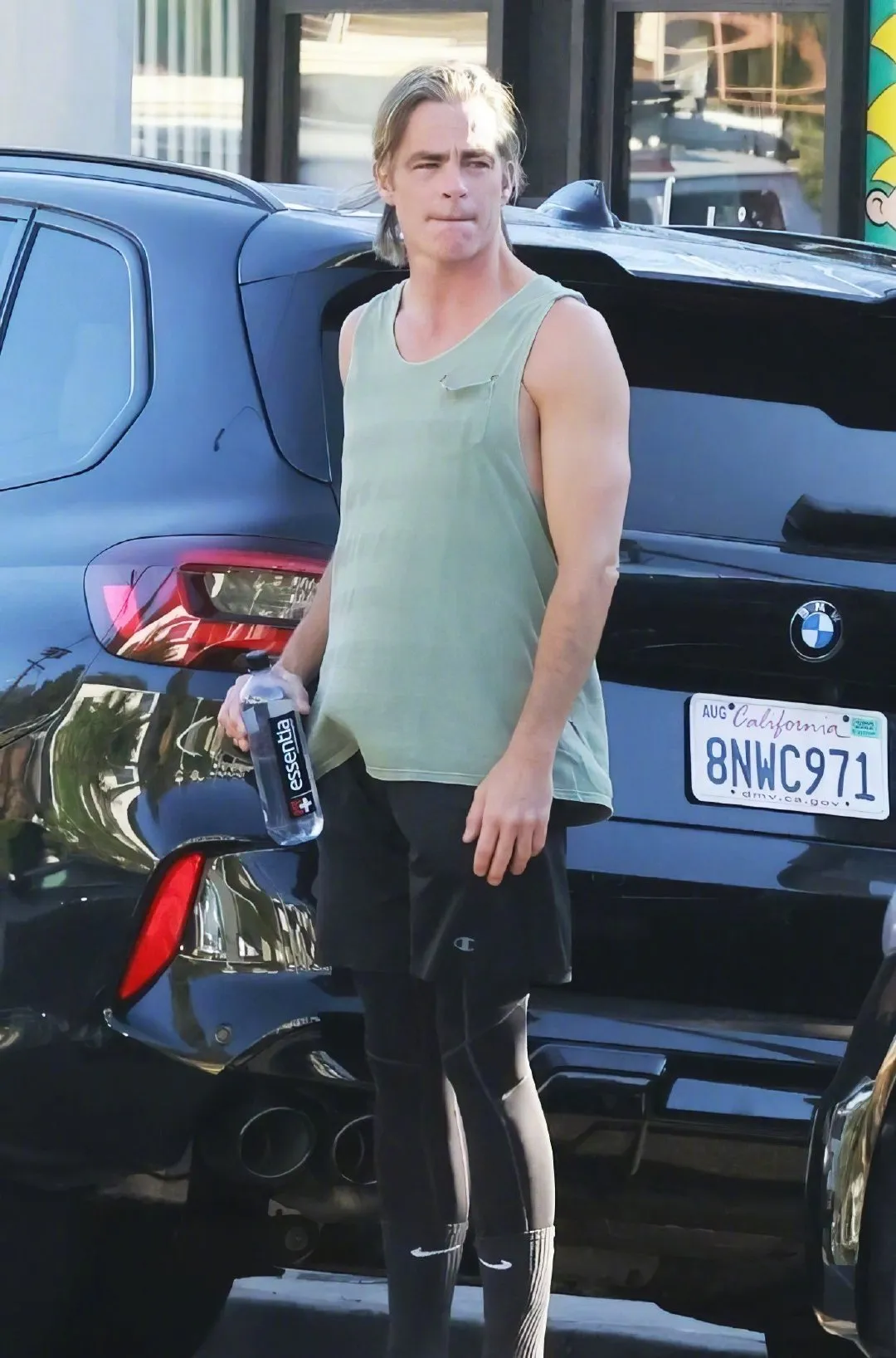 Chris Pine goes out for fitness photos | FMV6