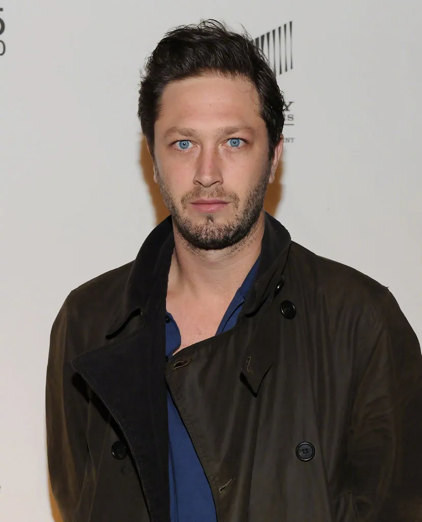 Ebon Moss-Bachrach joins horror thriller 'Dust' | FMV6