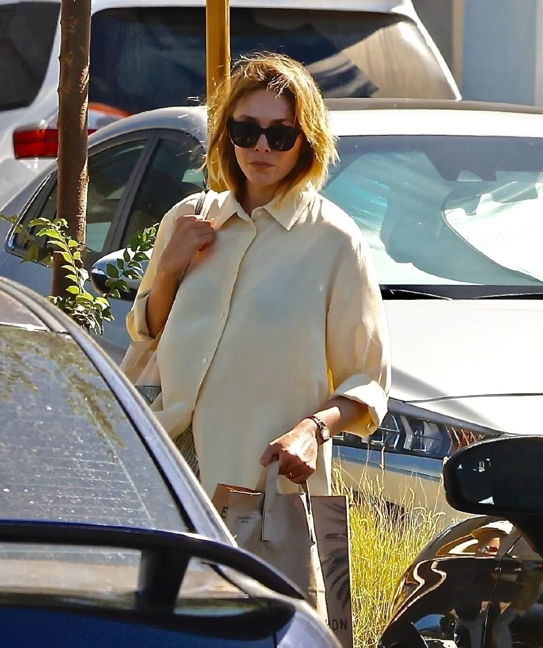 Elizabeth Olsen shopping in Los Angeles | FMV6