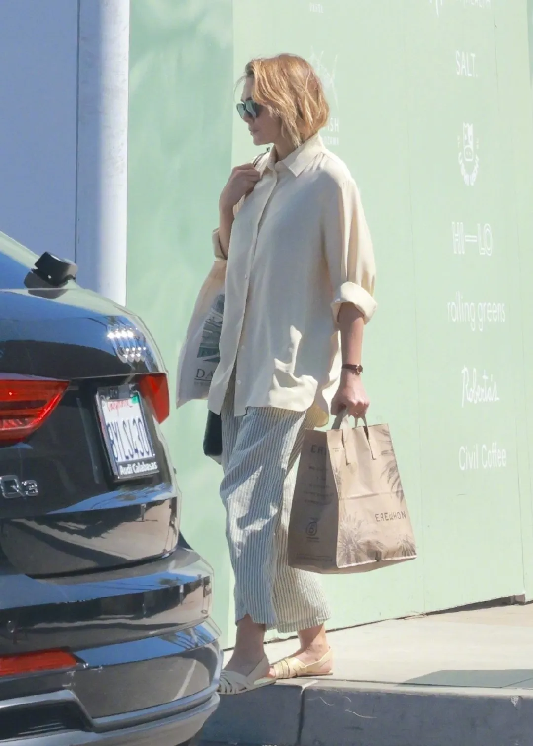 Elizabeth Olsen shopping in Los Angeles | FMV6