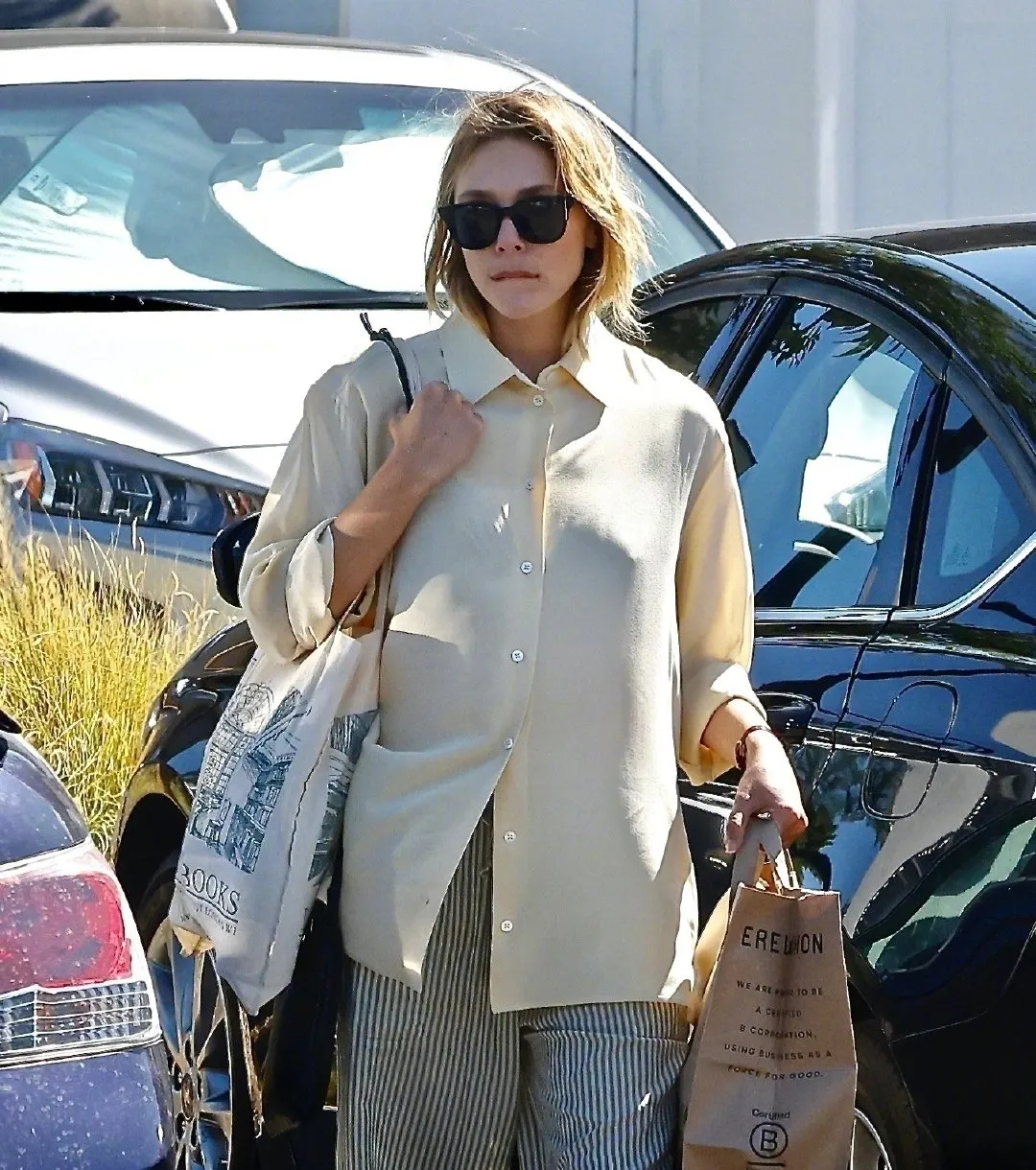 Elizabeth Olsen shopping in Los Angeles | FMV6