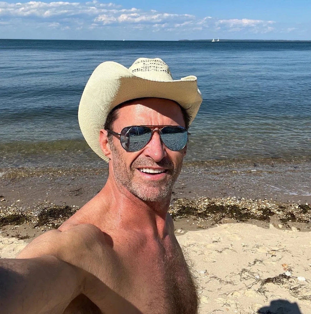 Hugh Jackman shares latest seaside vacation selfie | FMV6