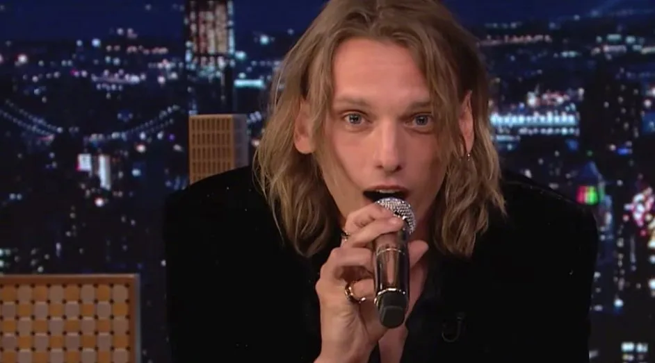 Jamie Campbell Bower recreates the voice of the monster Vecna in 'Stranger Things' on 'The Tonight Show' | FMV6