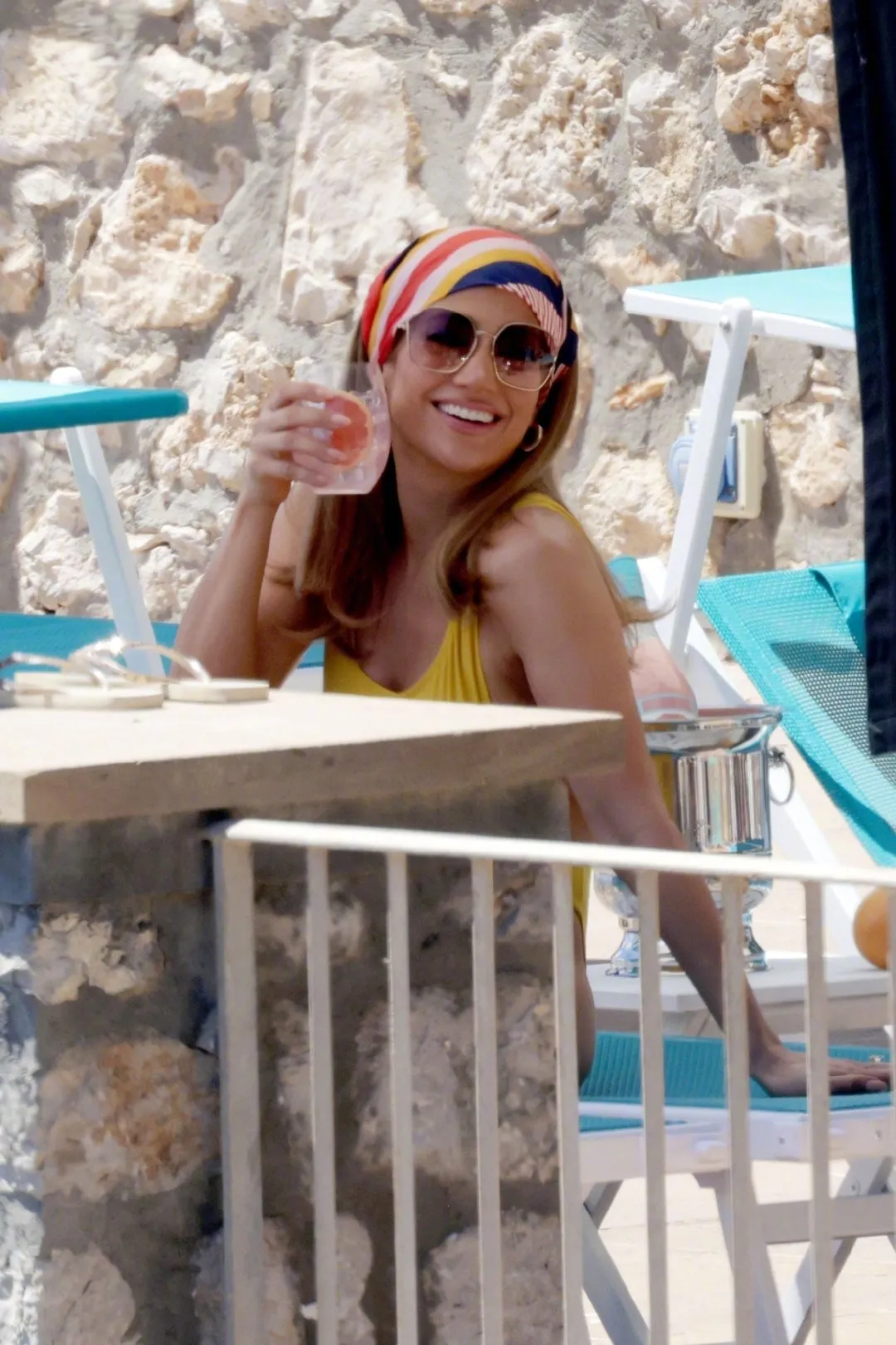 Jennifer Lopez is taking a photoshoot | FMV6