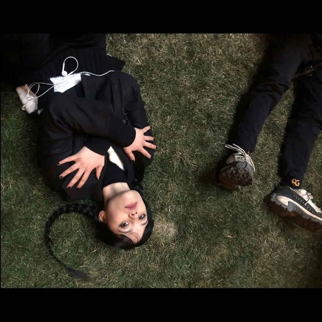 Live-action 'Wednesday' releases behind-the-scenes photos featuring Jenna Ortega's goth girl Wednesday | FMV6