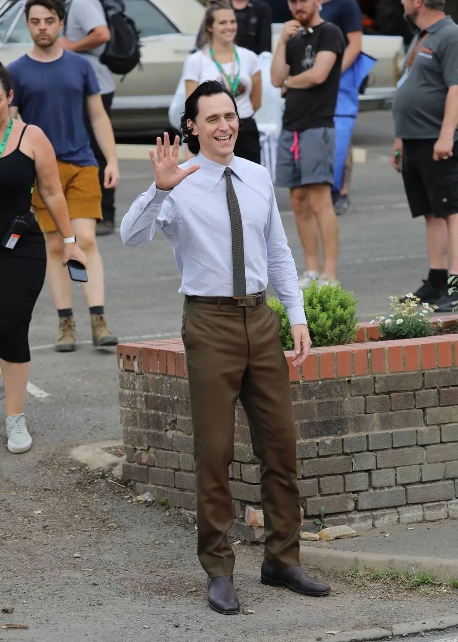 'Loki Season 2' reveals new set photos, Tom Hiddleston's smile is infectious | FMV6