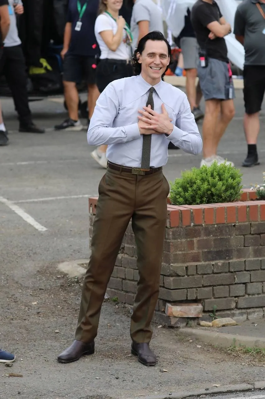 'Loki Season 2' reveals new set photos, Tom Hiddleston's smile is infectious | FMV6