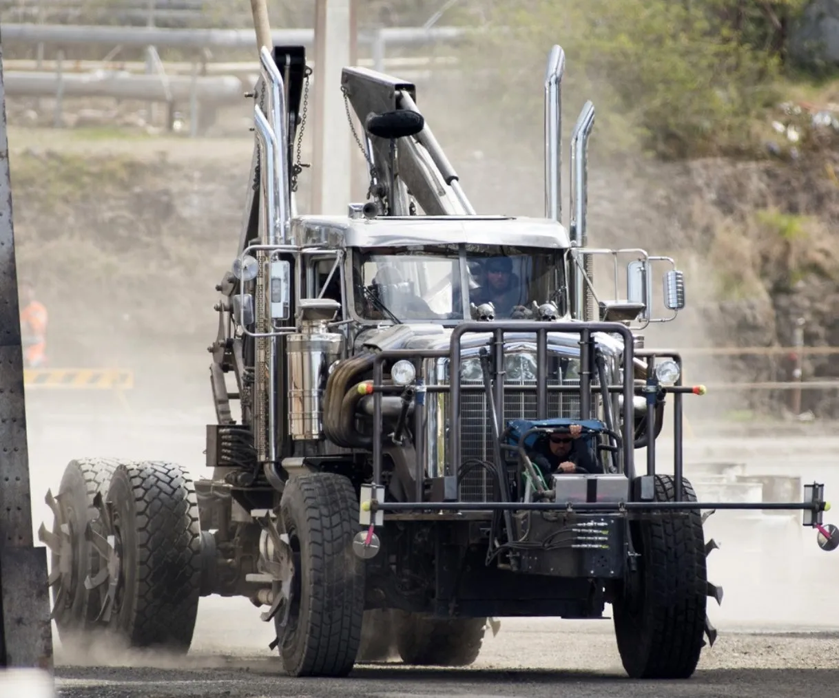 'Mad Max: Furiosa‎' reveals set photos, 'Chris Hemsworth' new car looks cool | FMV6