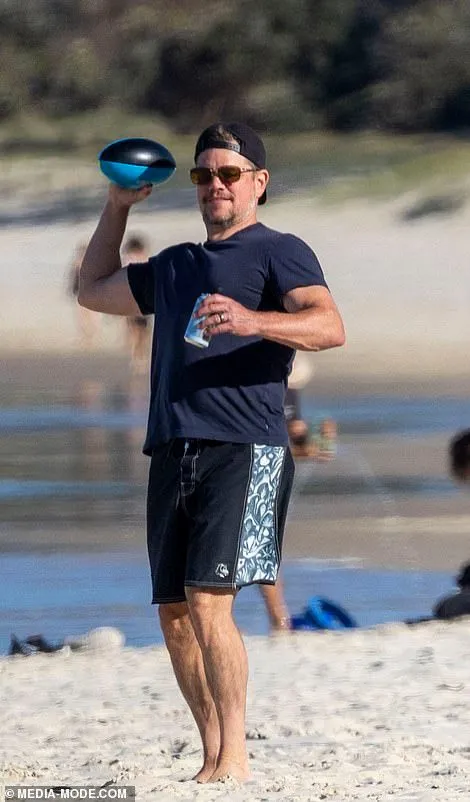 Matt Damon on holiday in Byron Bay with family and friends | FMV6