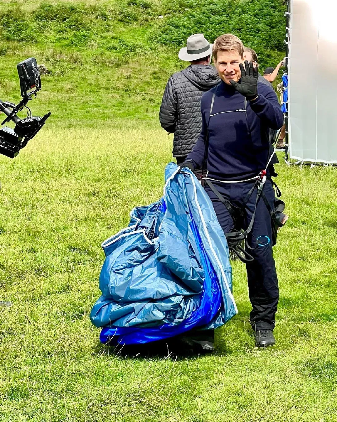"Mission: Impossible 8‎" filming scene: 60-year-old Tom Cruise once again staged a good skydive! | FMV6