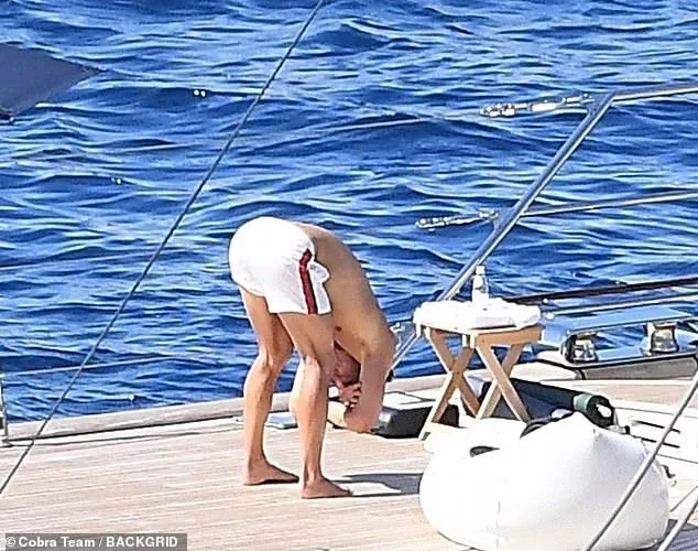 Orlando Bloom goes on a yacht vacation and does not forget to exercise | FMV6