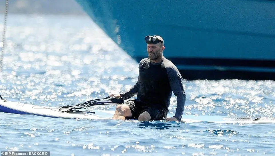 Rosie Huntington-Whiteley and Jason Statham on holiday at sea | FMV6