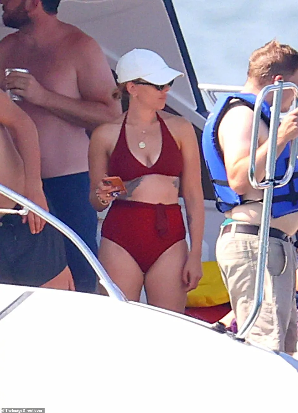 Scarlett Johansson on holiday at sea | FMV6