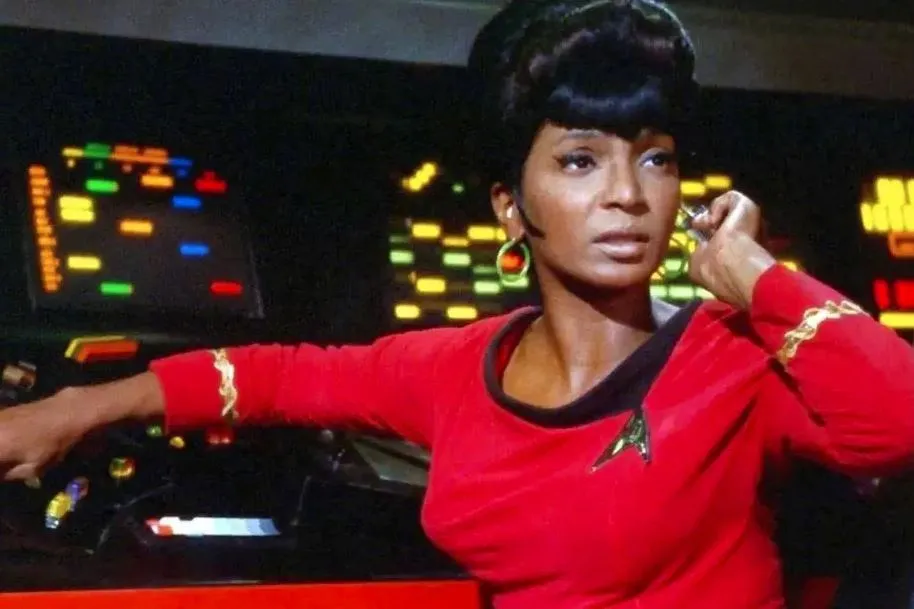 'Star Trek' 'Uhura' actor Nichelle Nichols' ashes will be sent to space | FMV6