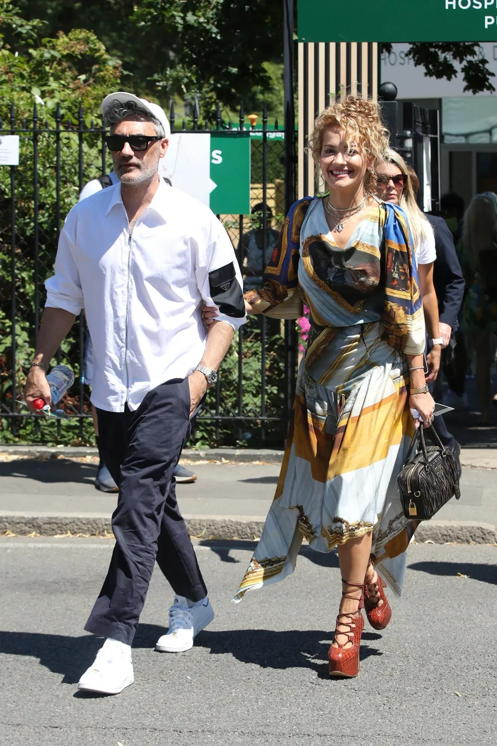 There are media reports that singer Rita Ora and director Taika Waititi are married in London | FMV6