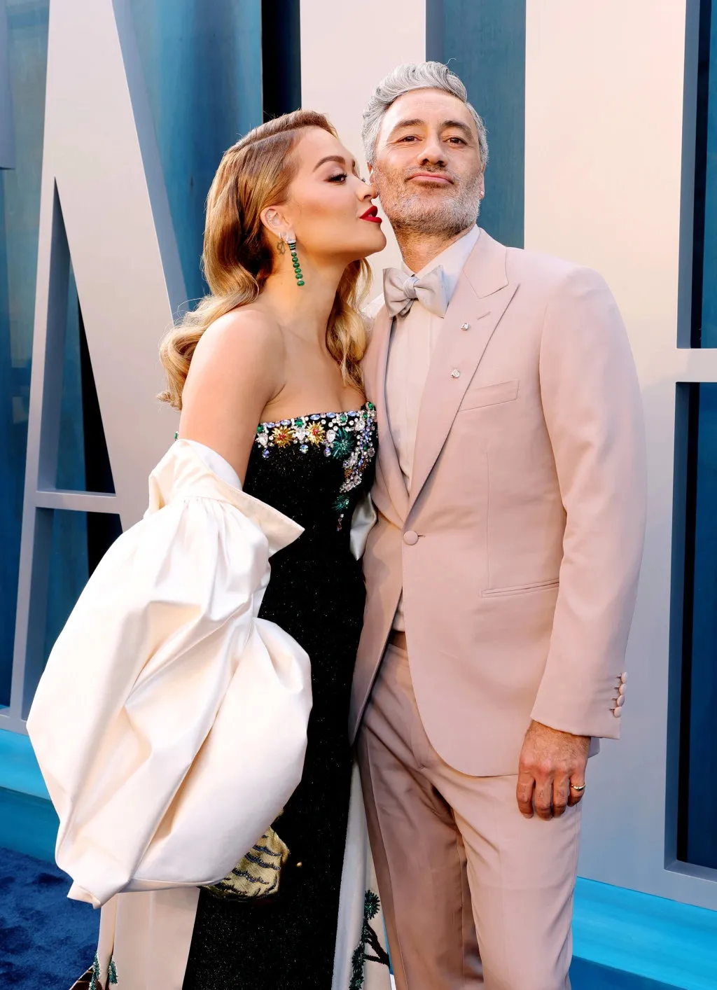 There are media reports that singer Rita Ora and director Taika Waititi are married in London | FMV6
