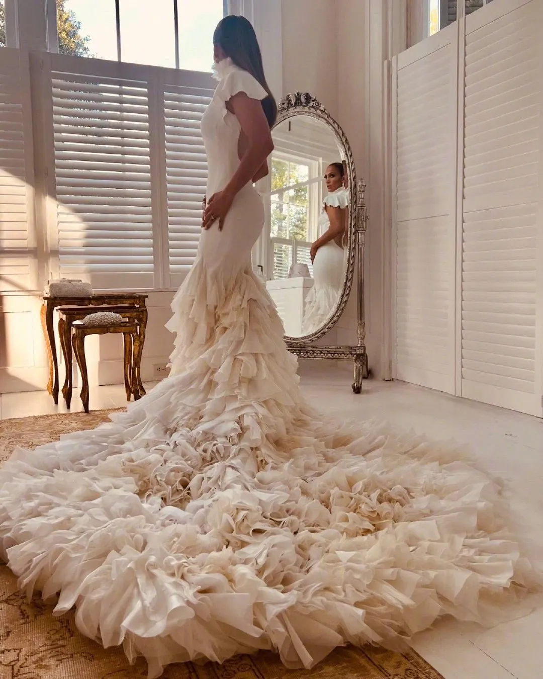Wedding dress Jennifer Lopez wore to her wedding to Ben Affleck | FMV6