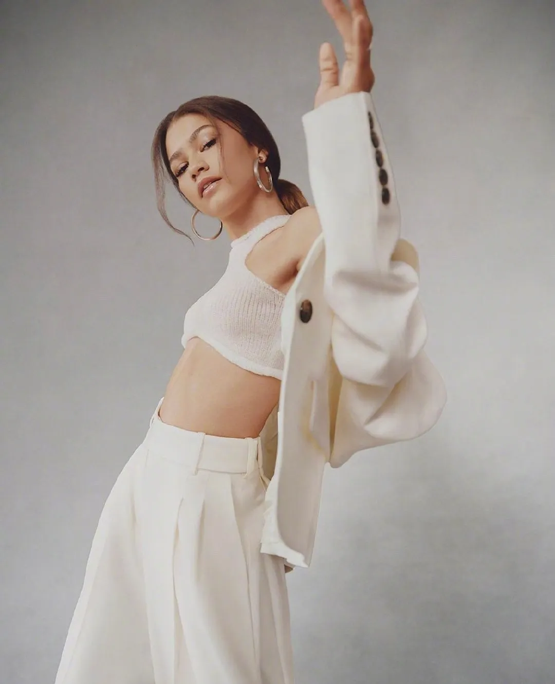 Zendaya's New Endorsement Photo | FMV6