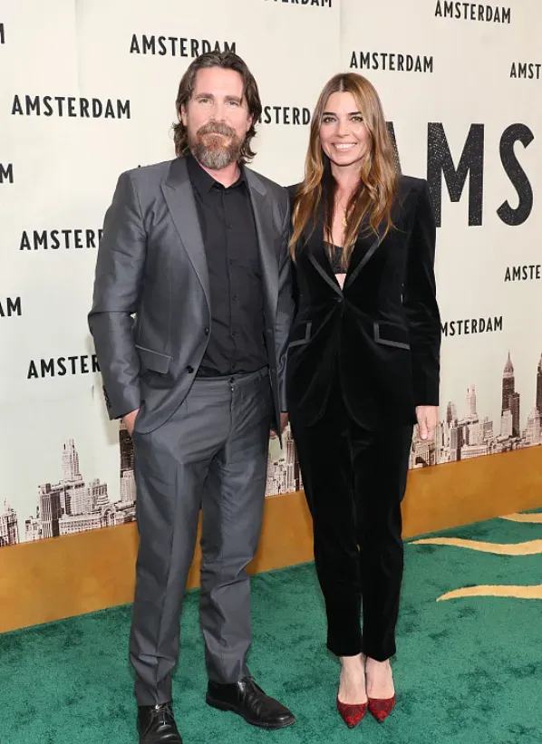 'Amsterdam' premiere, Christian Bale and Margot Robbie in the red carpet | FMV6