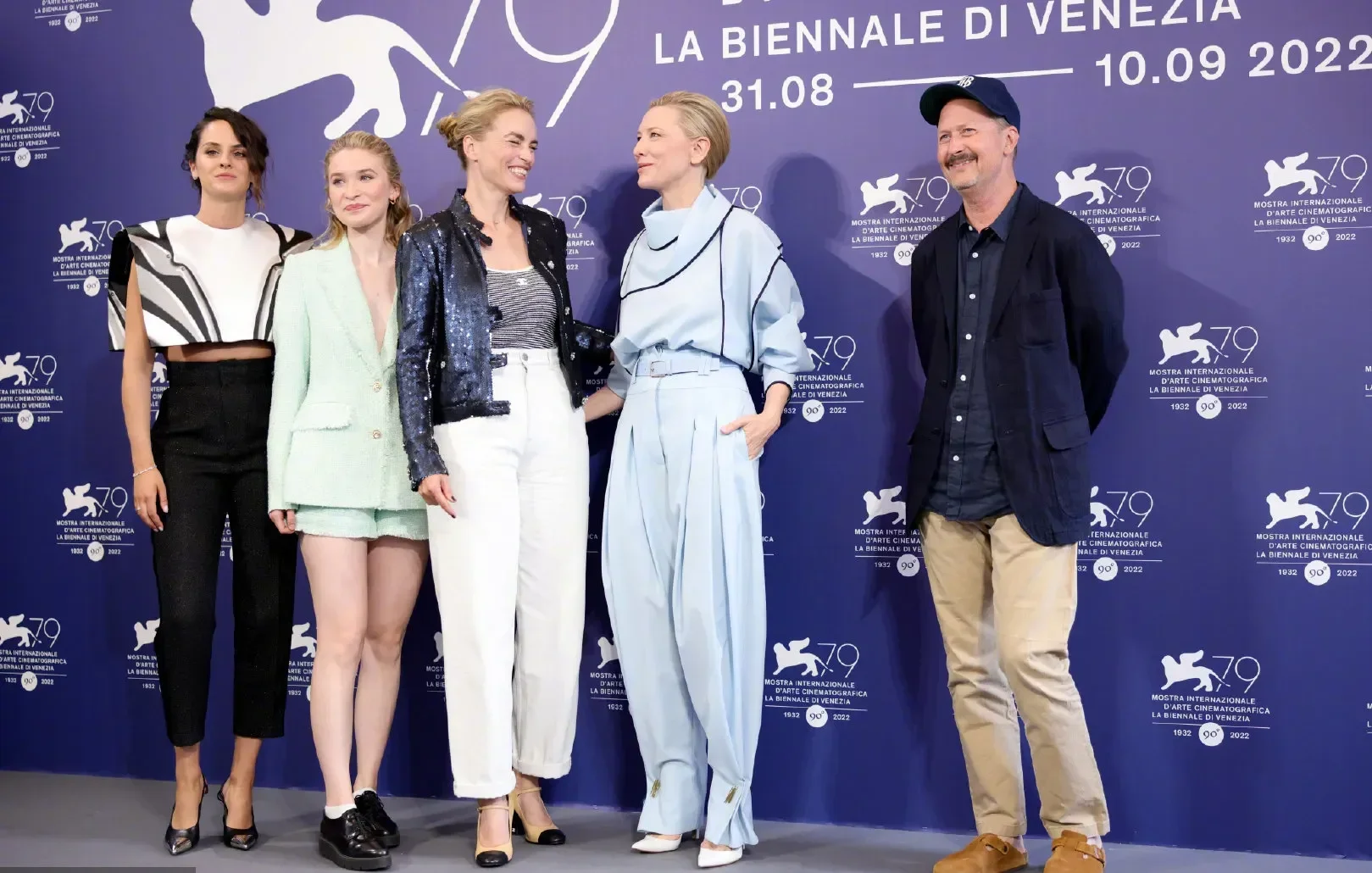 Cate Blanchett, Noémie Merlant, Nina Hoss, Sophie Kauer, Todd Field attend 'TÁR‎' photocall ​​​ | FMV6