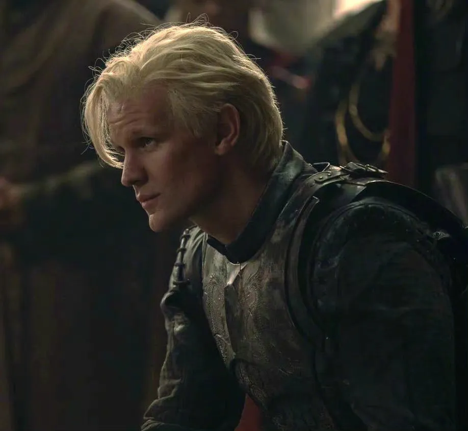 'House of the Dragon': Daemon Targaryen with short hair | FMV6