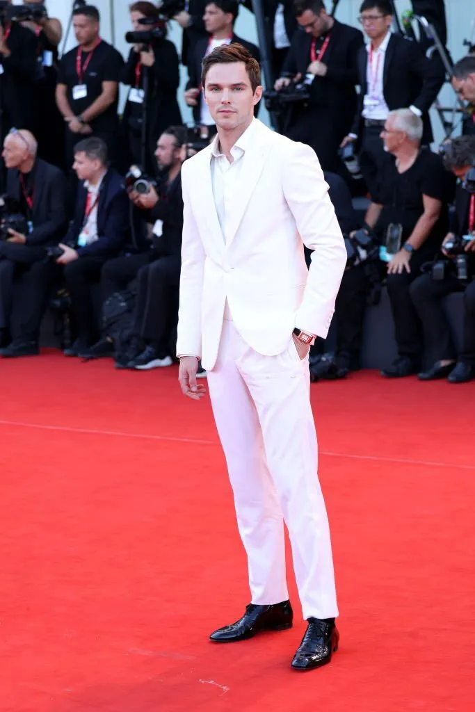 Nicholas Hoult attends the premiere red carpet of 'Bones & All‎' at the 79th Venice International Film Festival | FMV6