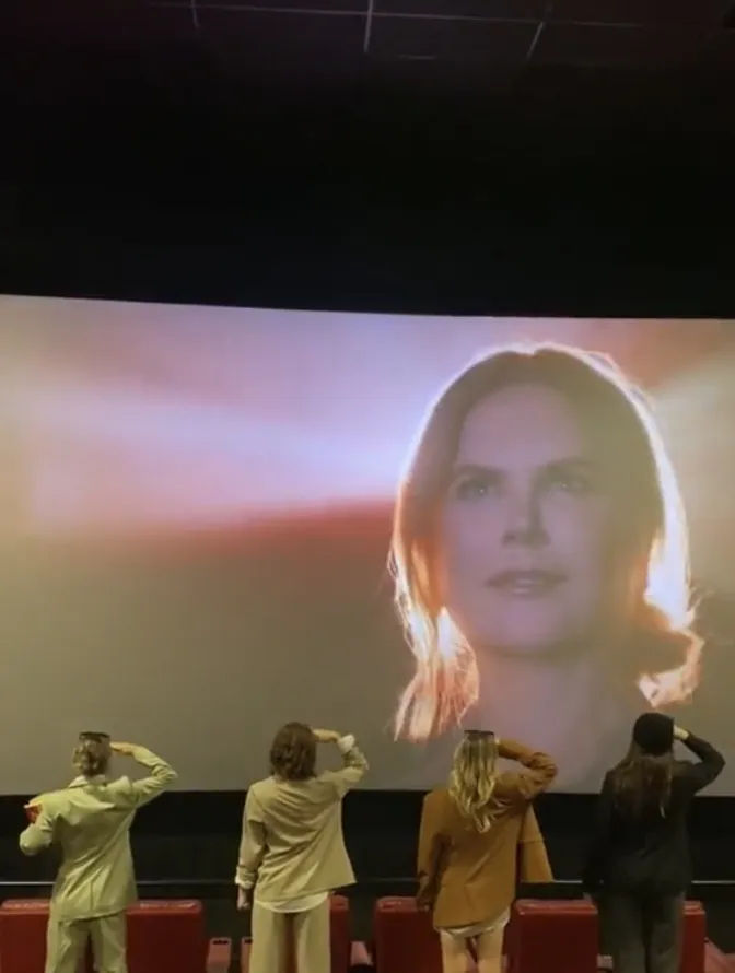 Nicole Kidman responds to the audience salutes herself | FMV6