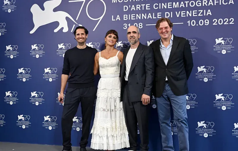 'On the Fringe' press conference, Penélope Cruz, Luis Tosar, director Juan Diego Botto present | FMV6