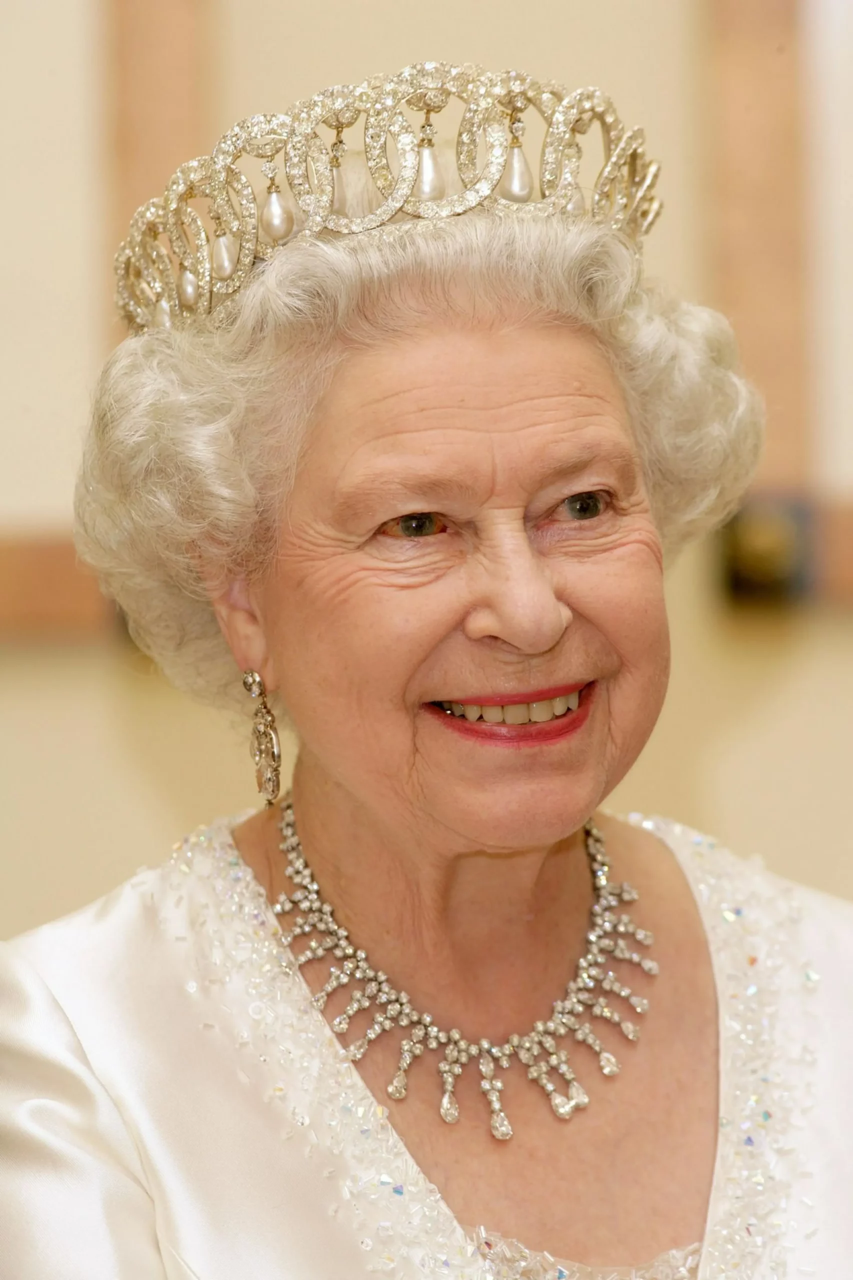 Queen Elizabeth II dies at 96, a generation of legends finally ends | FMV6