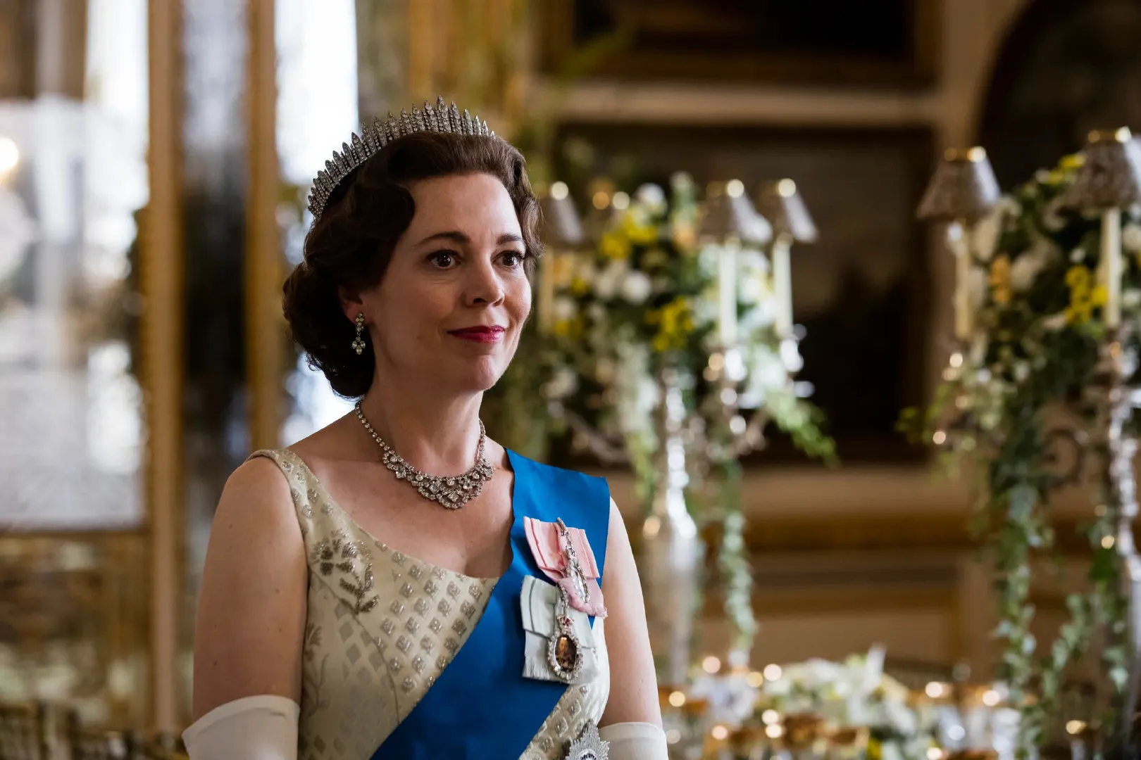 'The Crown' filming halted due to death of Queen Elizabeth II | FMV6