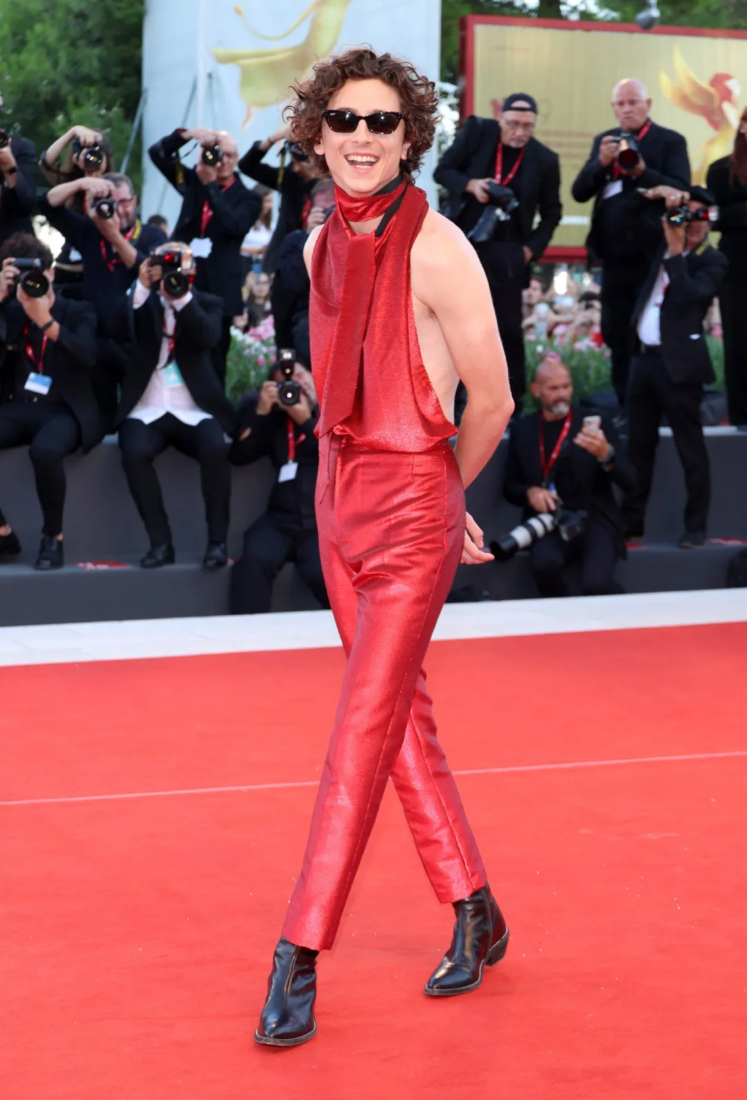 Timothée Chalamet attends the premiere red carpet of 'Bones & All‎' at the 79th Venice International Film Festival | FMV6
