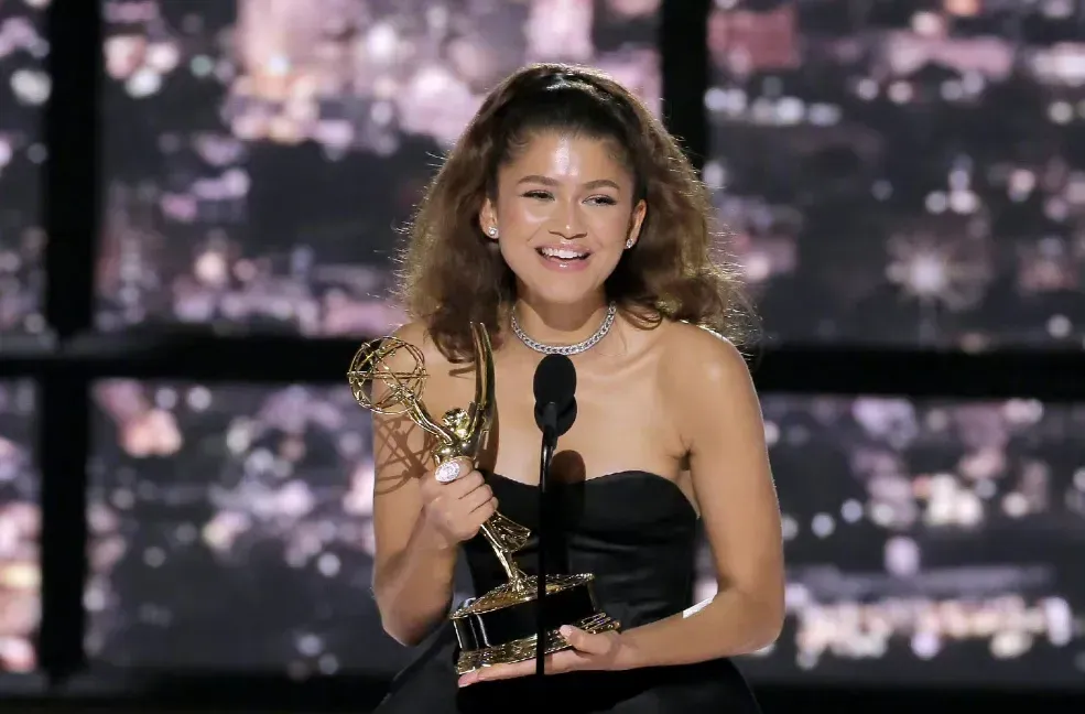 Zendaya wins Best Actress in a Drama Series at Emmy Awards for the second time | FMV6