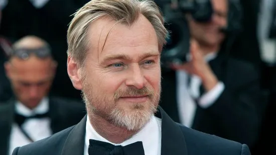 Christopher Nolan on Sticking to Film: Higher Resolution, Better Color Representation | FMV6